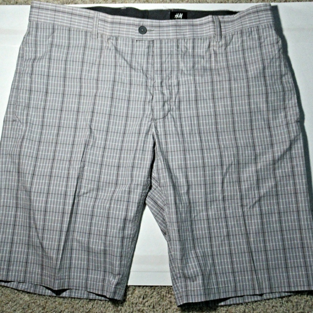 H&M mens size 38R gray shorts new.